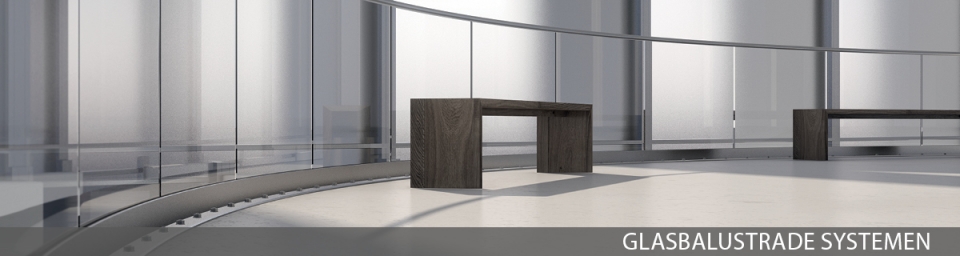 Eine Holzbank steht vor einem modernen gebogenen Ganzglasgeländer.